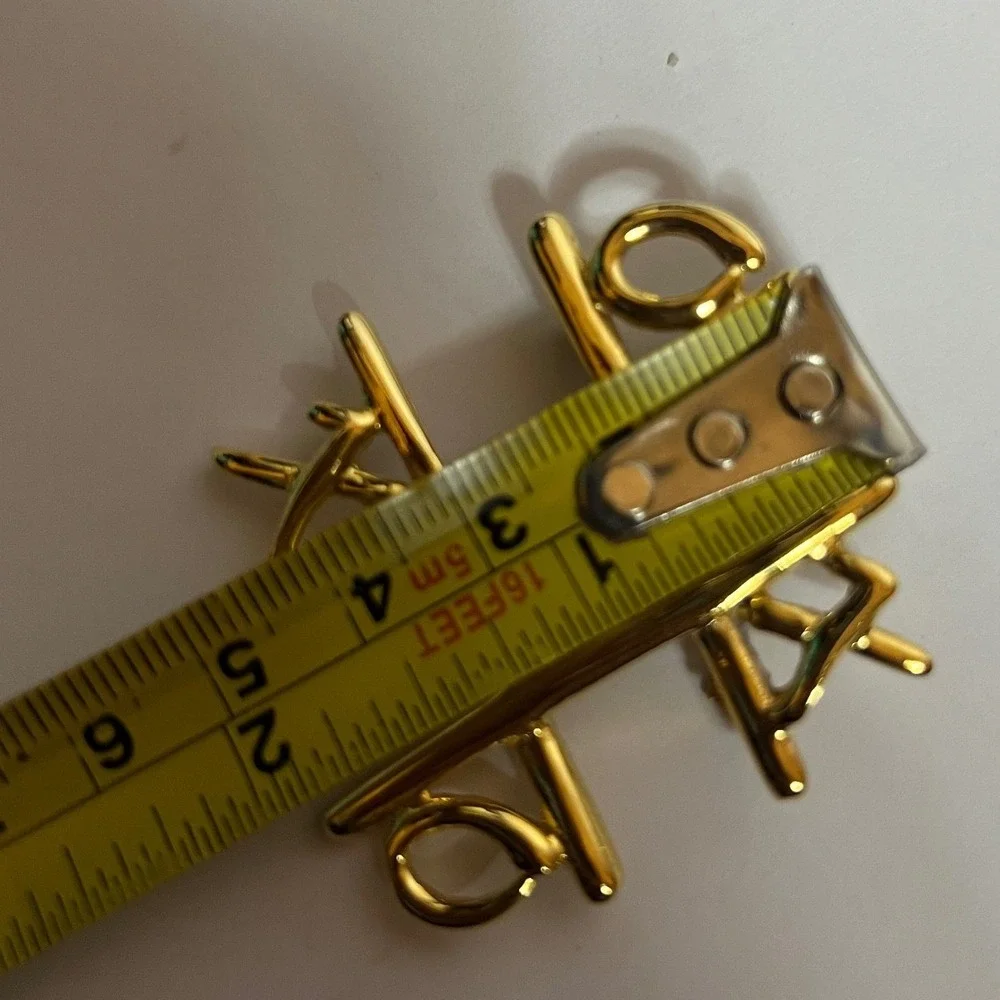 Vintage 1980s Tic Tac Toe Brooch Gold Tone Novelty Game Board Pin X and O 80s